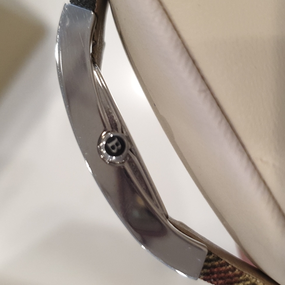 Burberry watch - Picture 7 of 9